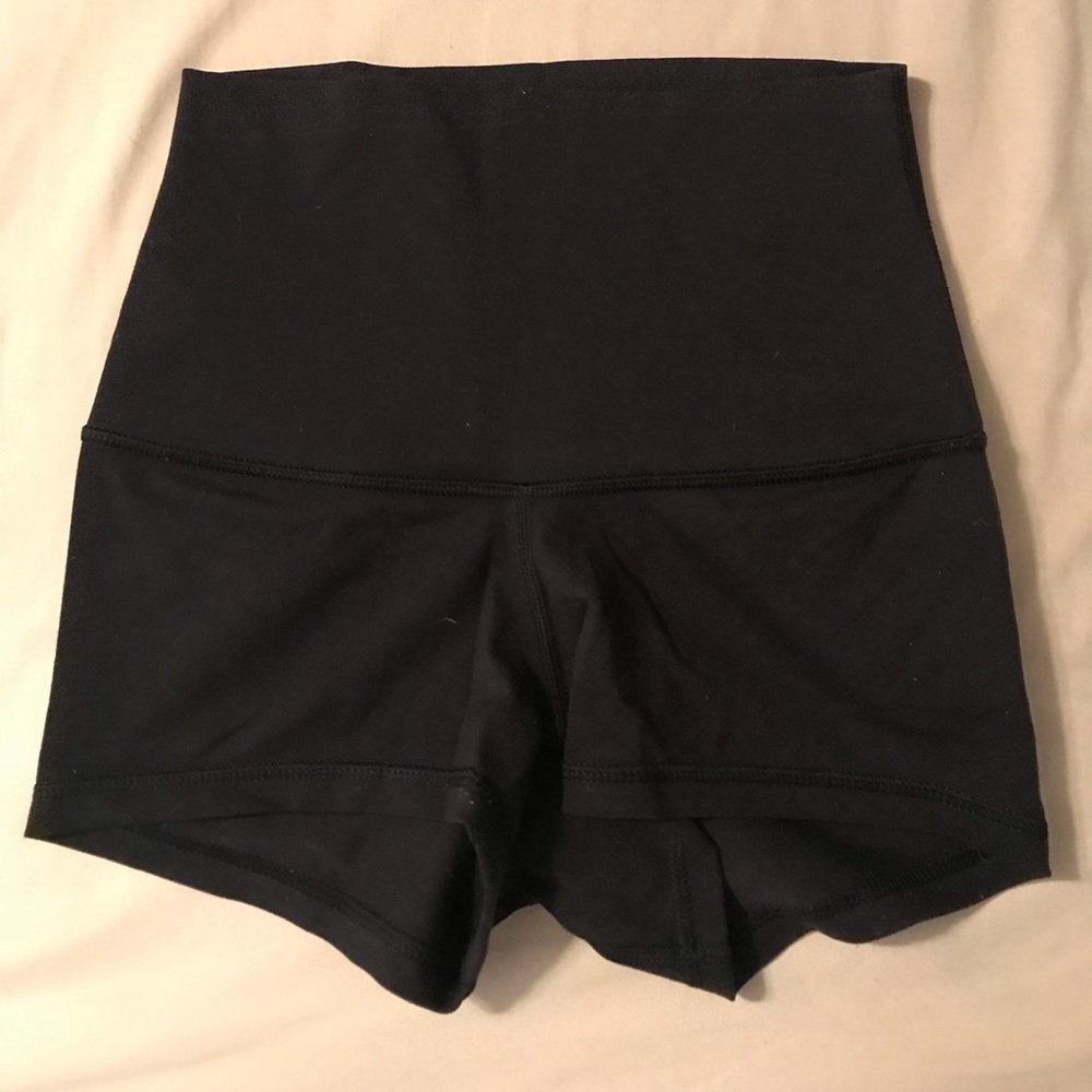 Lululemon black yoga shorts size 2 - Picture 2 of 3